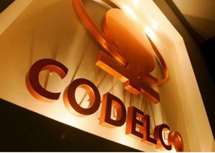 Codelco asegura una matriz con 85% de energía eléctrica renovable para 2026